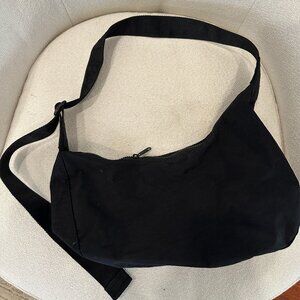BAGGU Medium Nylon Crescent Bag (Black)